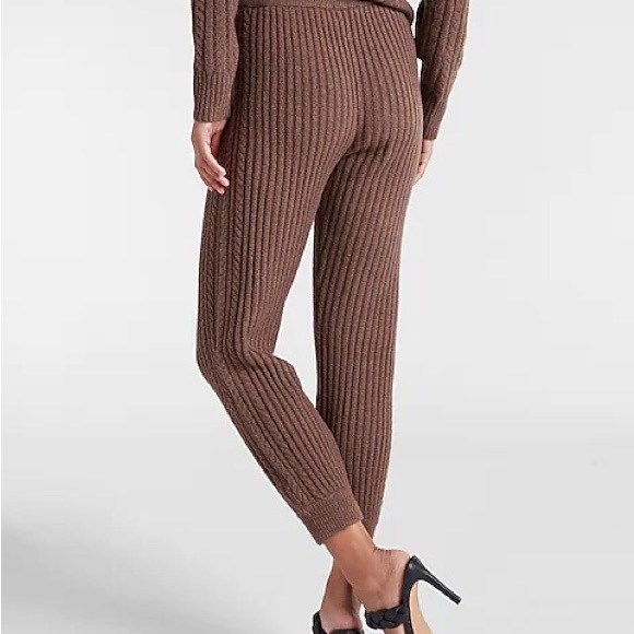 EXPRESS Super CUTE & COZY High Waisted Cable Knit Sweater Joggers SZ M Mocha - Picture 3 of 11